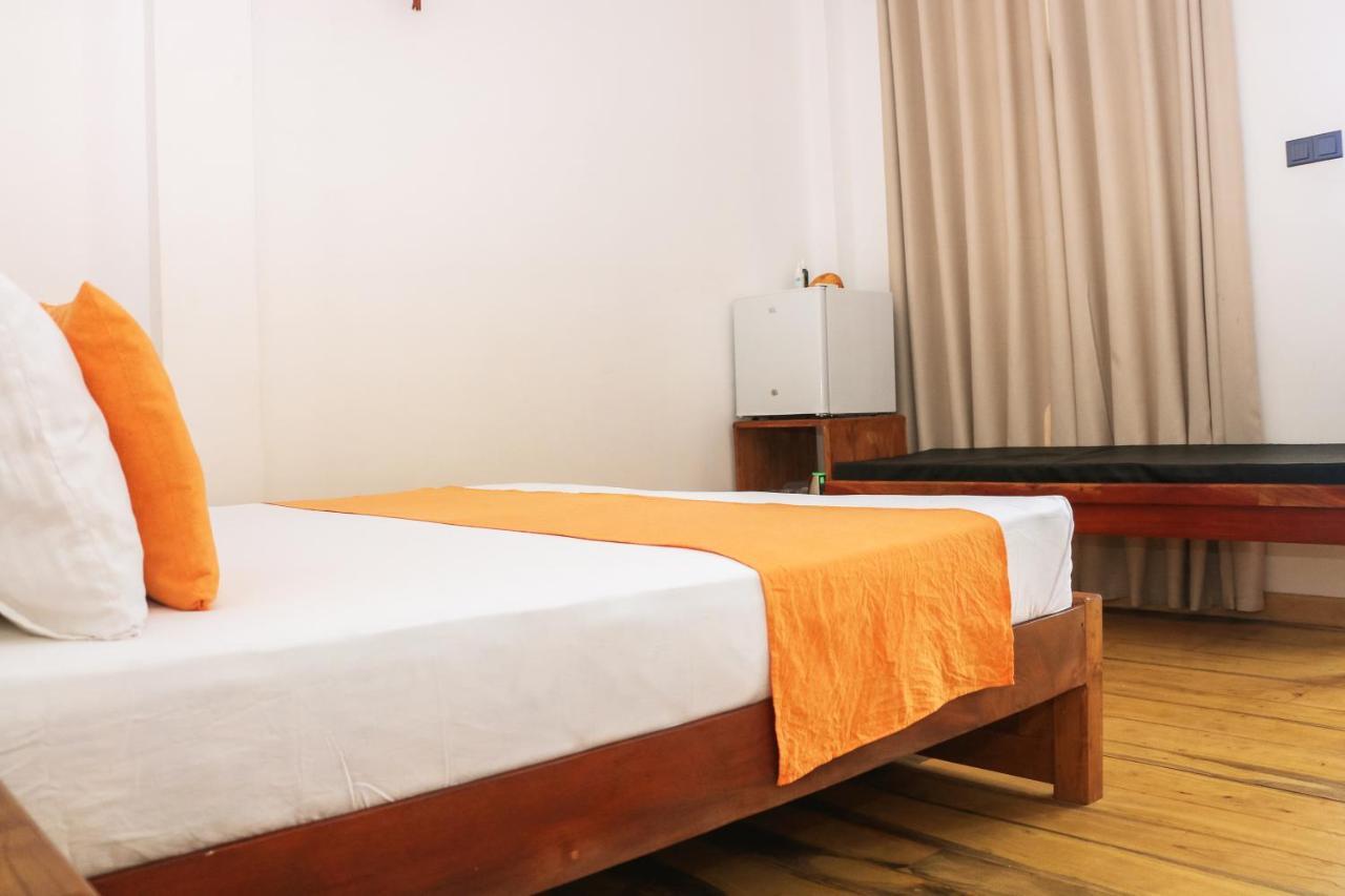 Anb Surf View Hotel Тангале Екстериор снимка