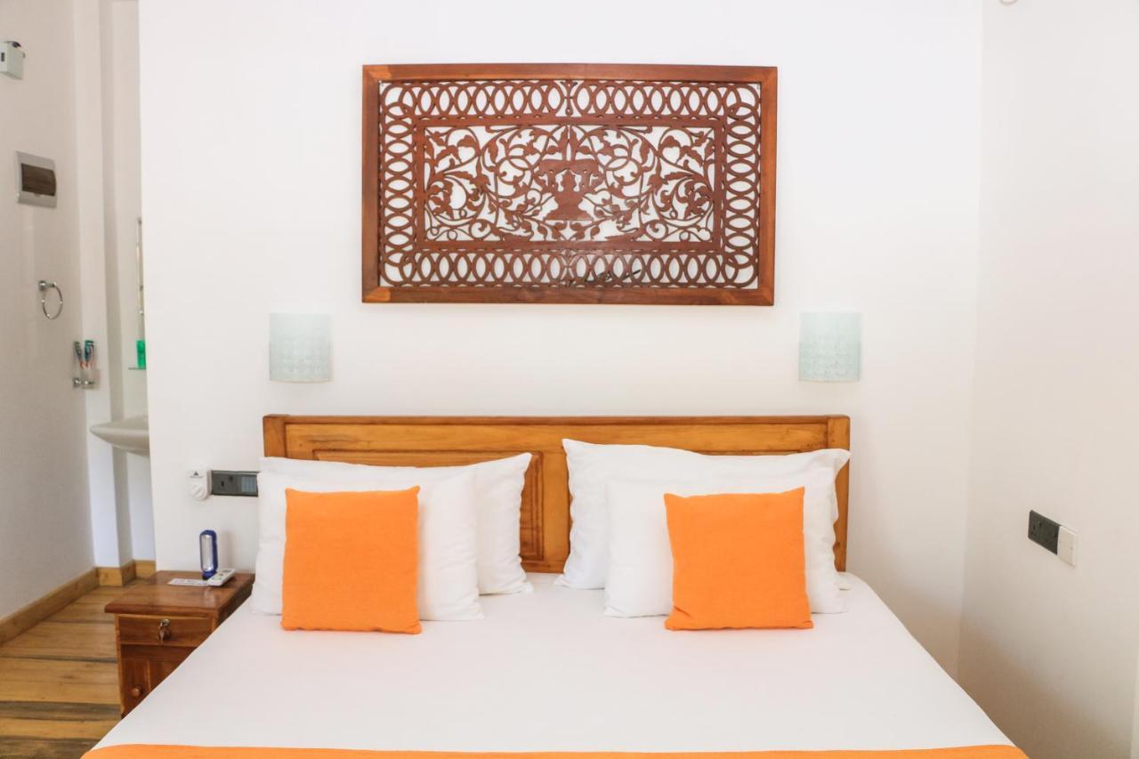 Anb Surf View Hotel Тангале Екстериор снимка