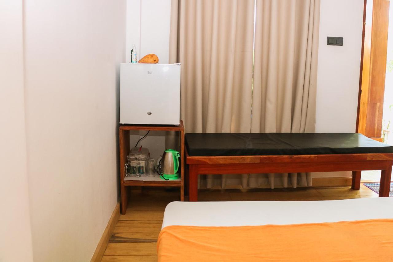 Anb Surf View Hotel Тангале Екстериор снимка