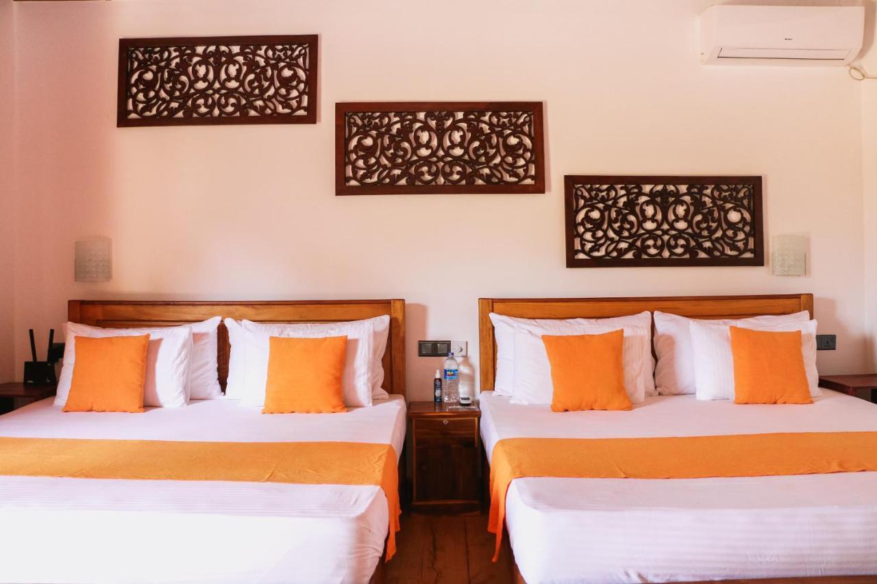 Anb Surf View Hotel Тангале Екстериор снимка