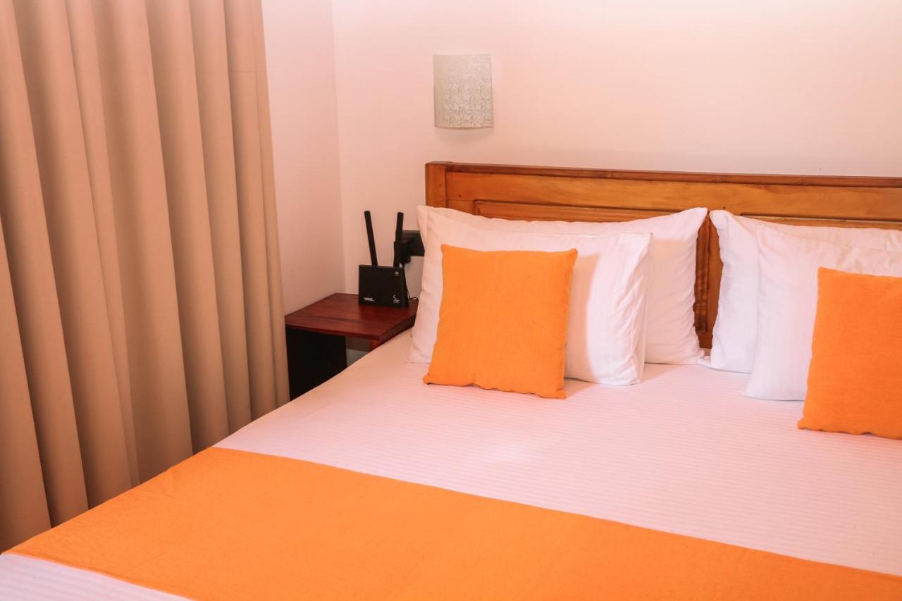 Anb Surf View Hotel Тангале Екстериор снимка
