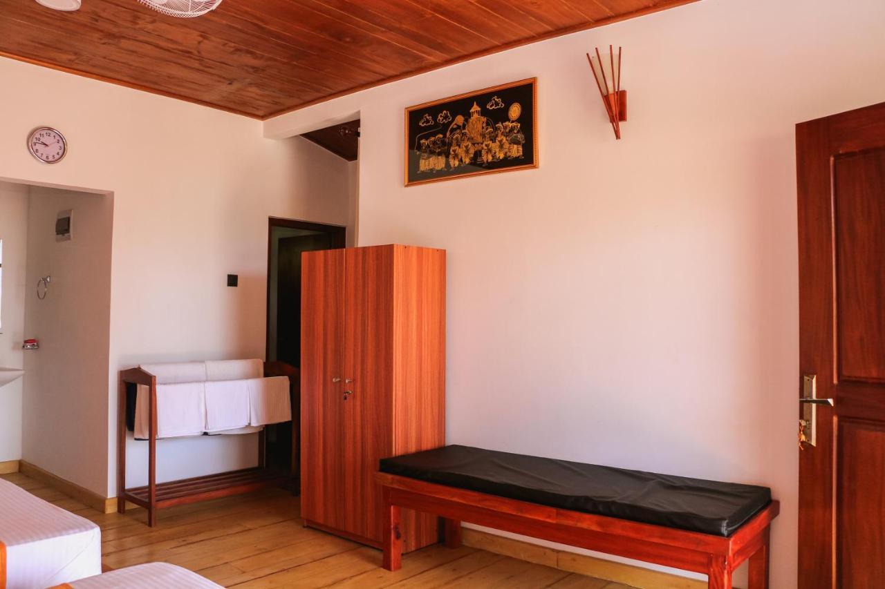 Anb Surf View Hotel Тангале Екстериор снимка