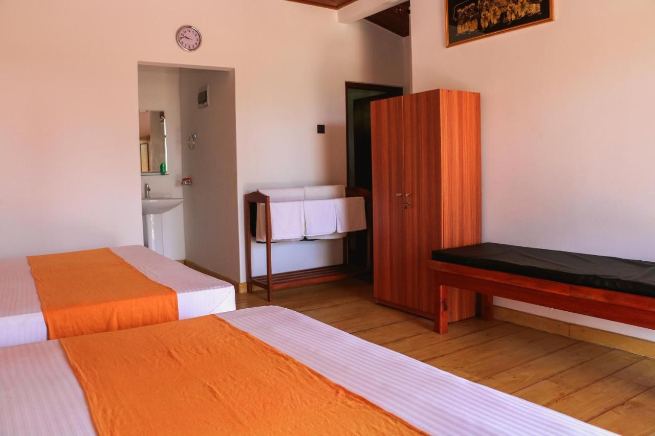 Anb Surf View Hotel Тангале Екстериор снимка