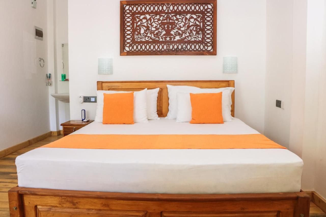 Anb Surf View Hotel Тангале Екстериор снимка