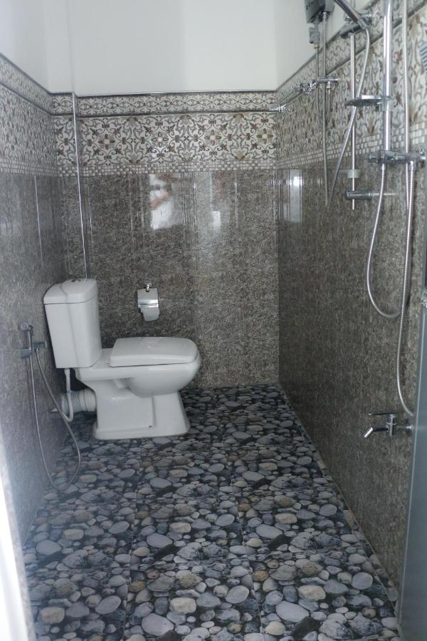 Anb Surf View Hotel Тангале Екстериор снимка