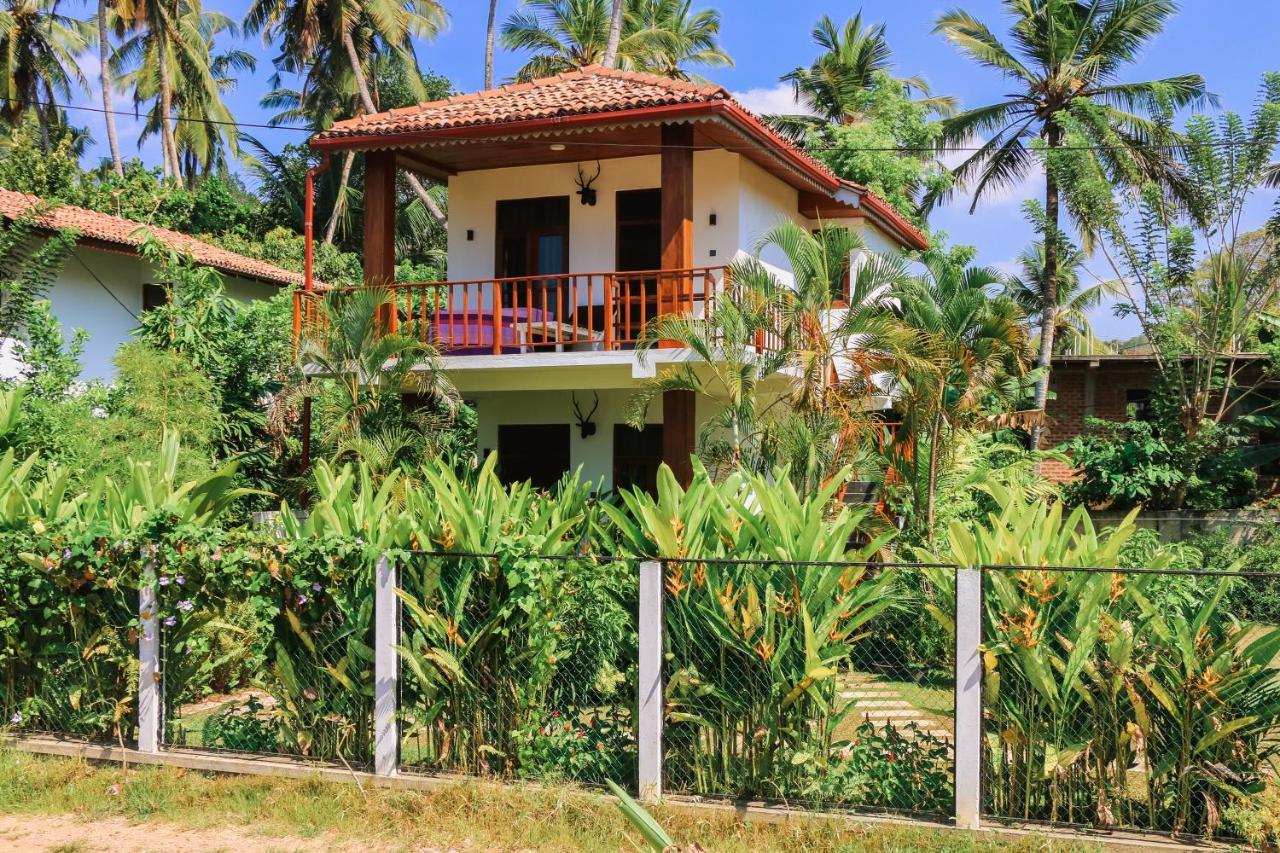 Anb Surf View Hotel Тангале Екстериор снимка